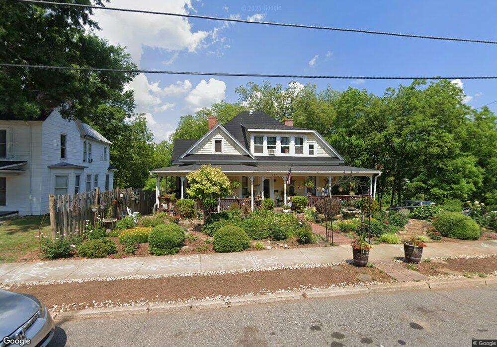 525 S Meeting St, Statesville, NC 28677 - photo 1