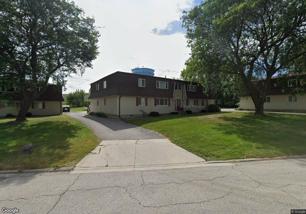 1637 Carriage Hill Dr unit 2, Waterloo, IA 50701 - photo 1