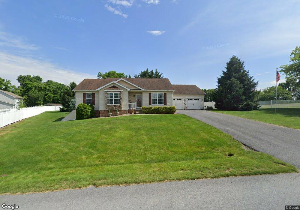 1406 Mallard Dr E, Chambersburg, PA 17202 - photo 1