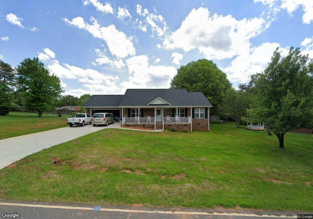 158 Polly Dr, Statesville, NC 28625 - photo 1