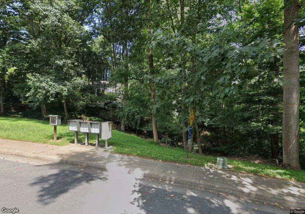 1100 Cottonwood Rd, Charlottesville, VA 22901 - photo 1