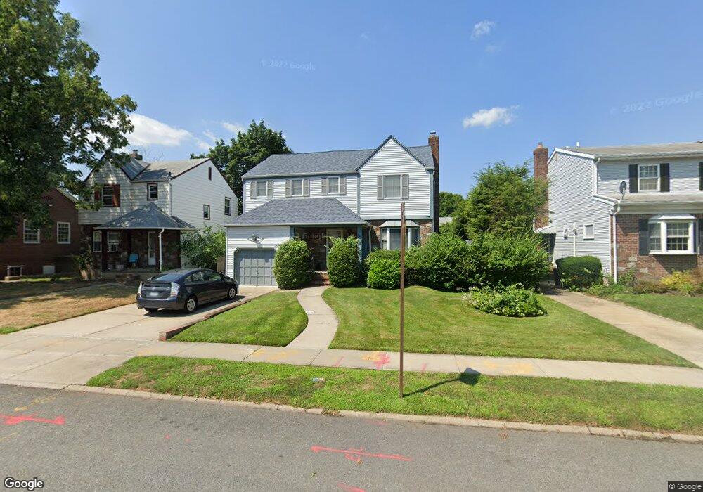 8444 248th St, Bellerose, NY 11426 - photo 1