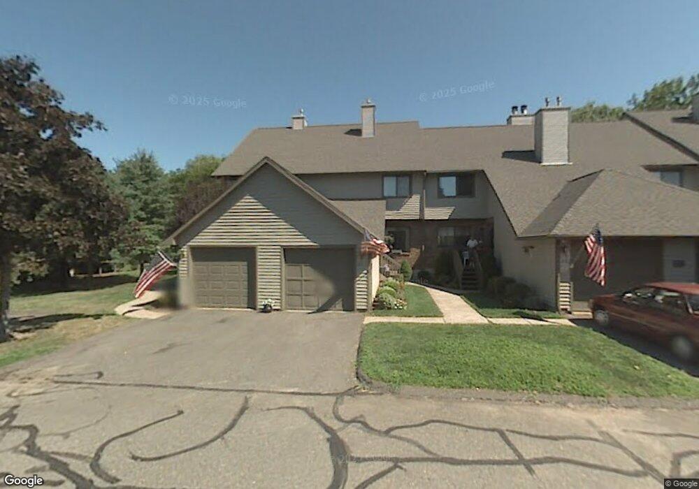 61 Fox Run Ct, Newington, CT 06111 - photo 1