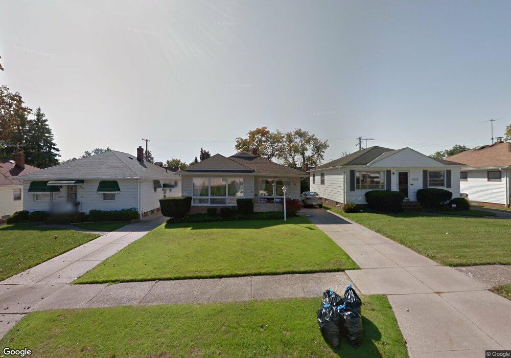 18304 Hazelwood Ave, Maple Heights, OH 44137 - photo 1