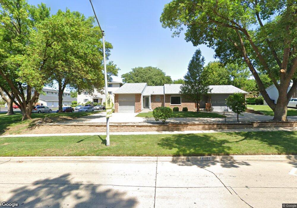 4941 Woodland Ave unit 4941, West Des Moines, IA 50266 - photo 1