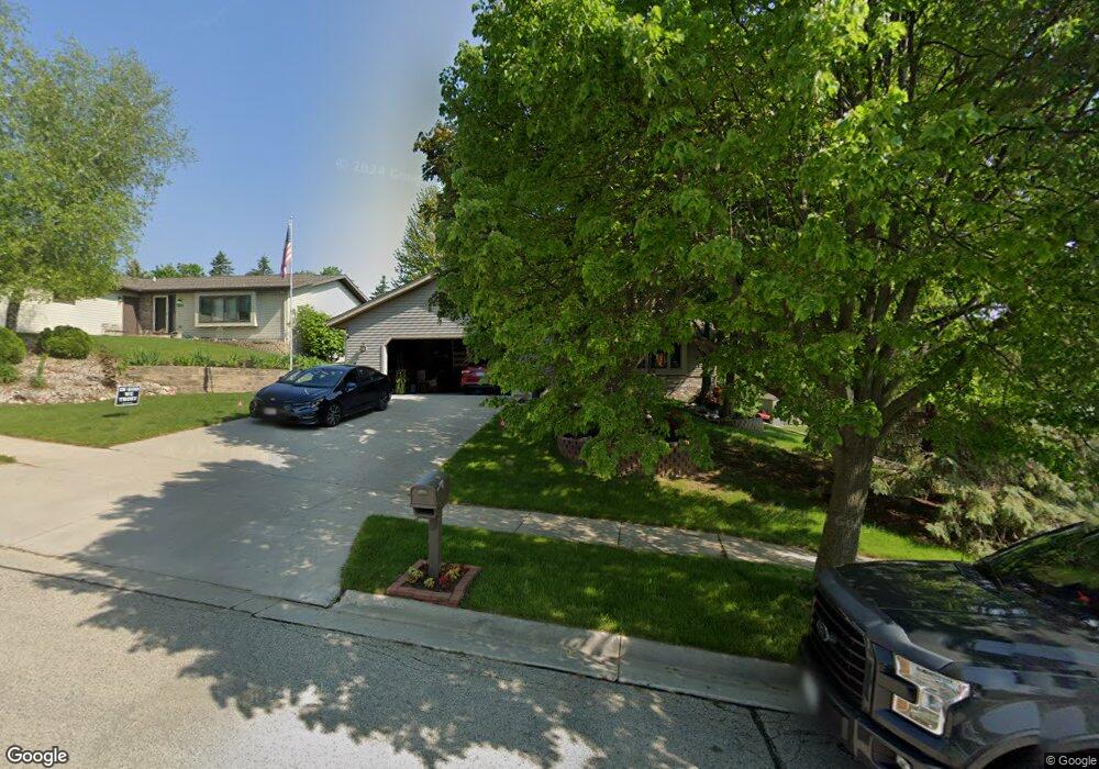 3218 Squire Ln, West Bend, WI 53090 - photo 1