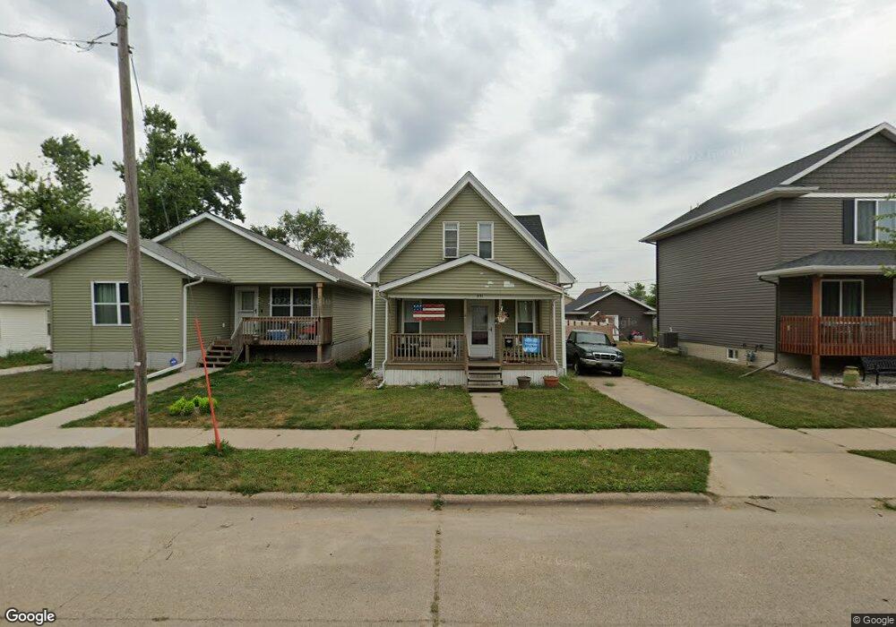 931 4th St SW, Cedar Rapids, IA 52404 - photo 1