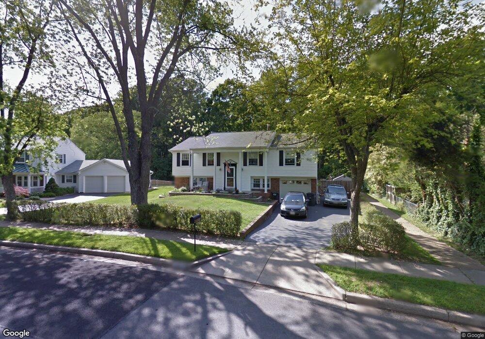 13018 Maple View Ln, Fairfax, VA 22033 - photo 1