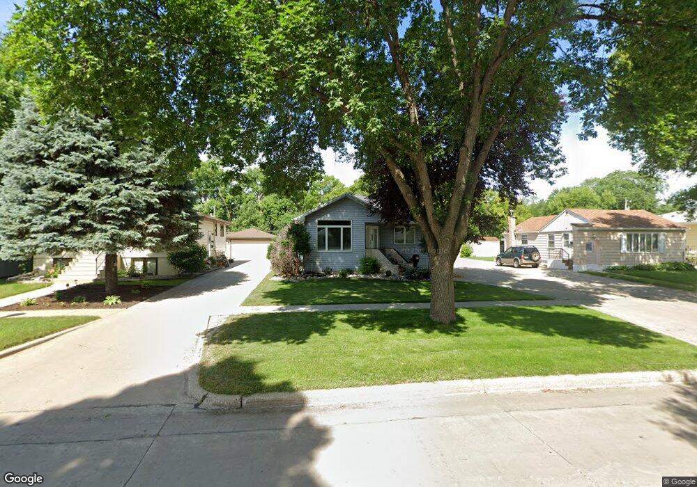 1431 16th St S, Fargo, ND 58103 - photo 1