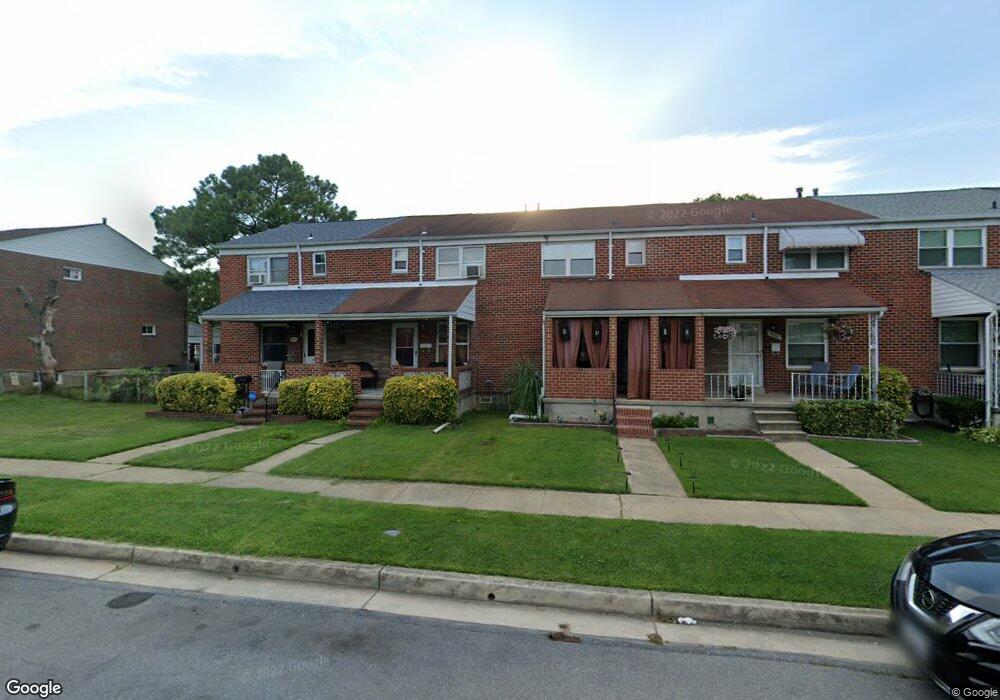 1026 Foxcroft Ln, Essex, MD 21221 - photo 1