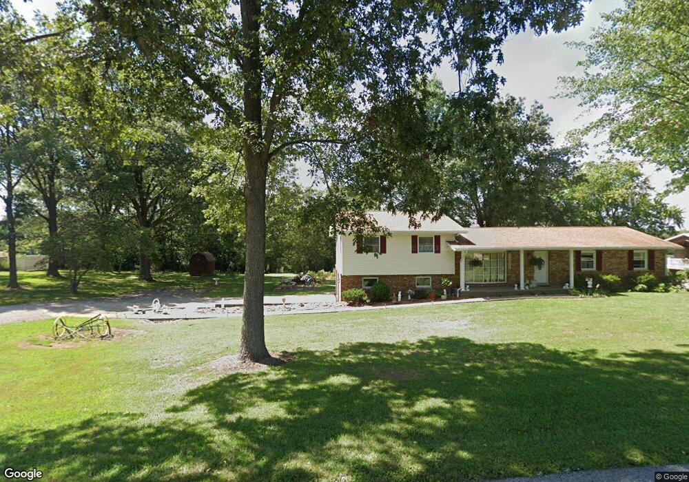 2404 Hillcrest St, Harrisburg, IL 62946 - photo 1