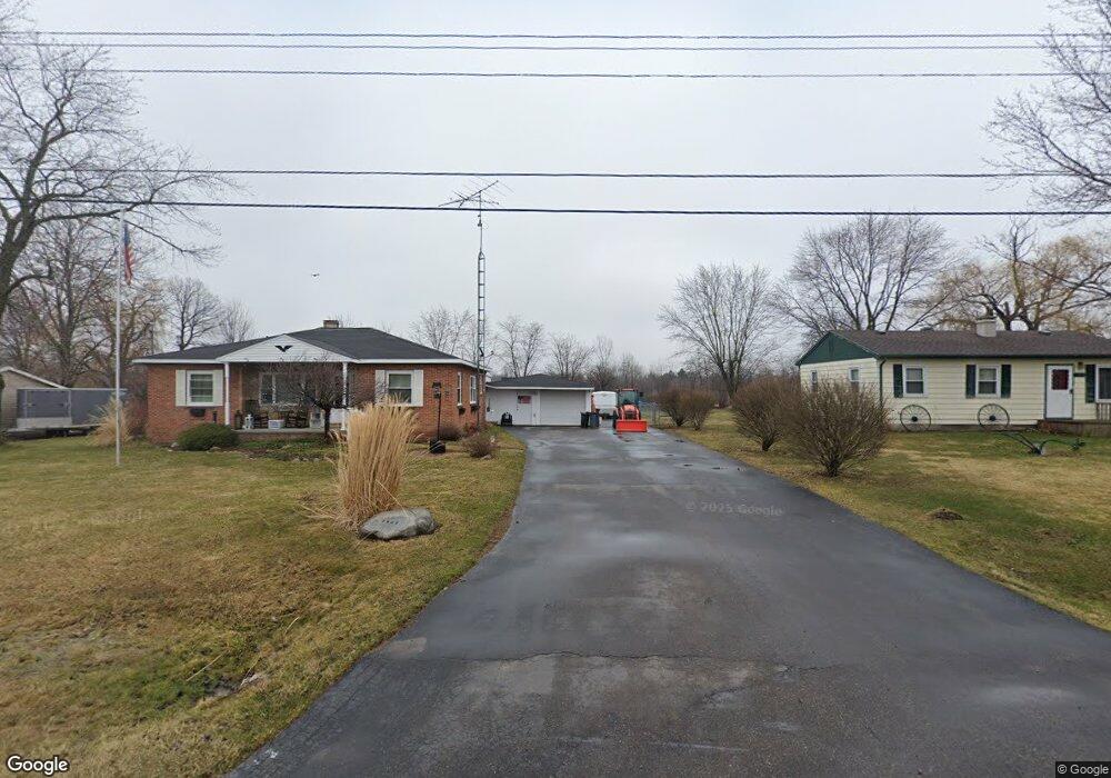 2409 Hialeah Dr, Flint, MI 48507 - photo 1