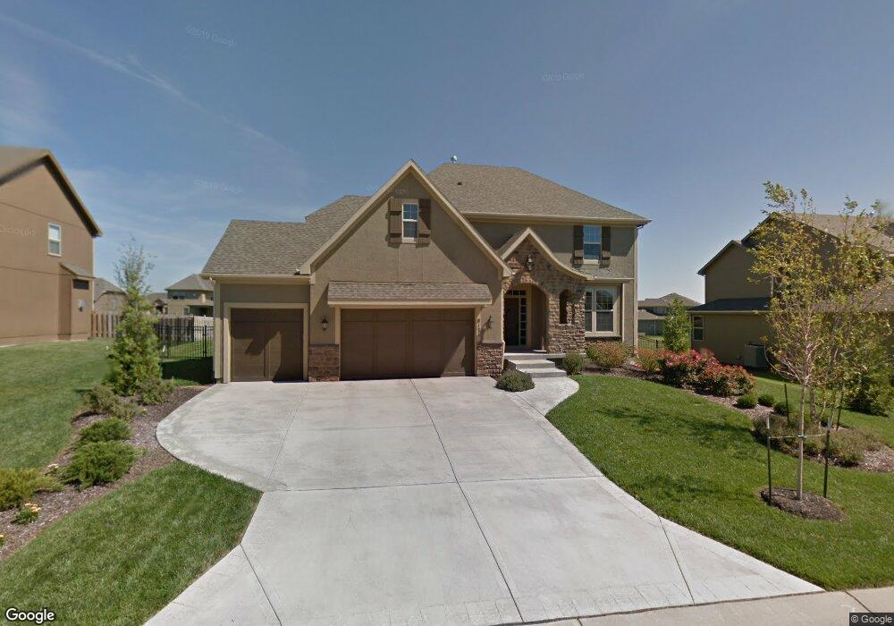 8171 Bittersweet Dr, Lenexa, KS 66220 - photo 1