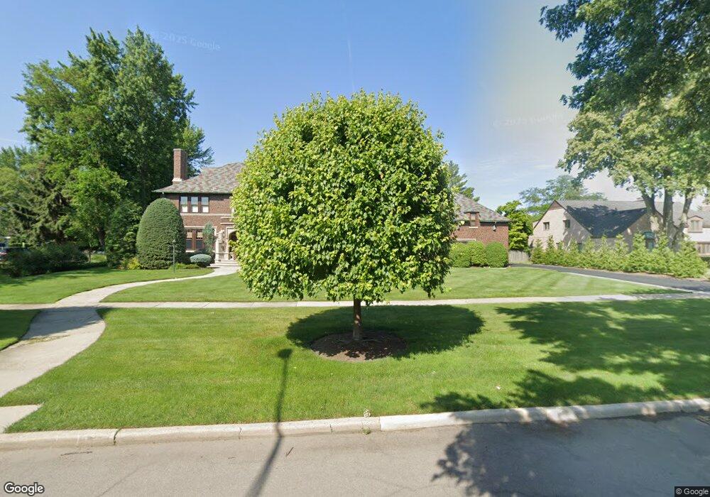 1015 Three Mile Dr, Grosse Pointe Park, MI 48230 - photo 1