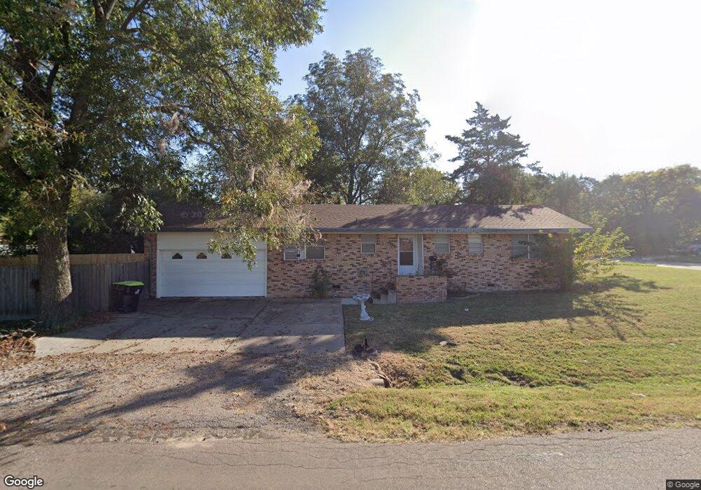 824 S Hickory St, Ada, OK 74820 - photo 1