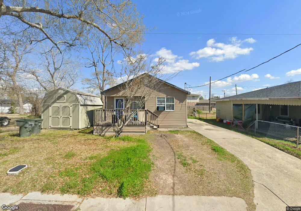 704 Pear St, Lake Charles, LA 70601 - photo 1