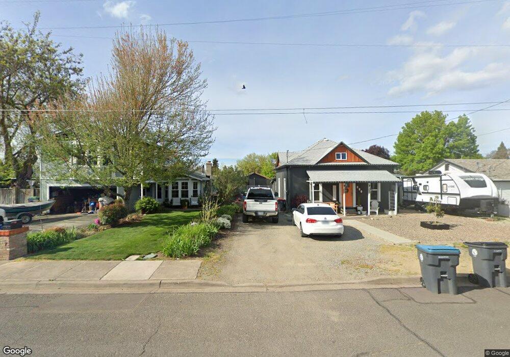 655 Cedar St, Central Point, OR 97502 - photo 1