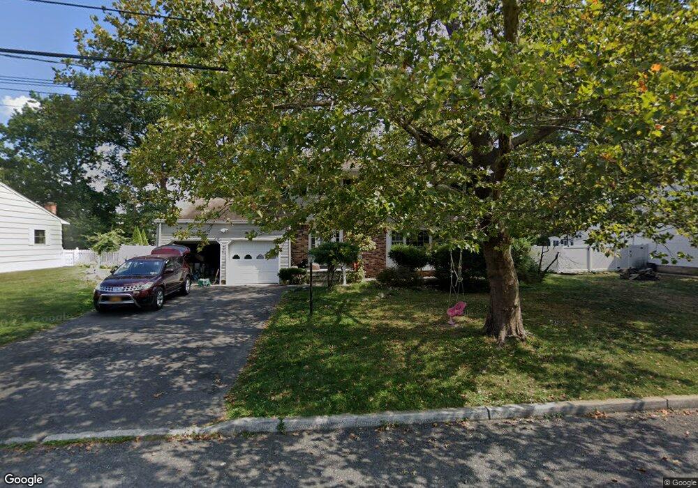 52 Meadow Dr, Hightstown, NJ 08520 - photo 1