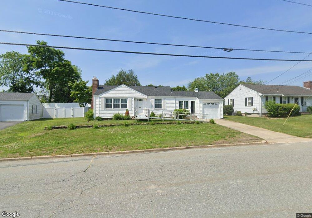 341 Garden City Dr, Cranston, RI 02920 - photo 1