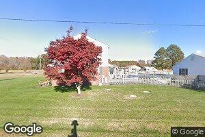 17 Old School St, Weems, VA 22576
