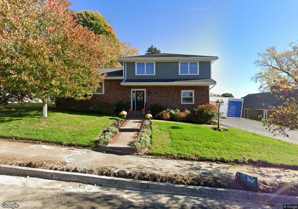 3 Lakeshore Dr, Wakefield, MA 01880 - photo 1