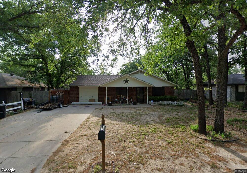 832 Red Oak Ct, Azle, TX 76020 - photo 1