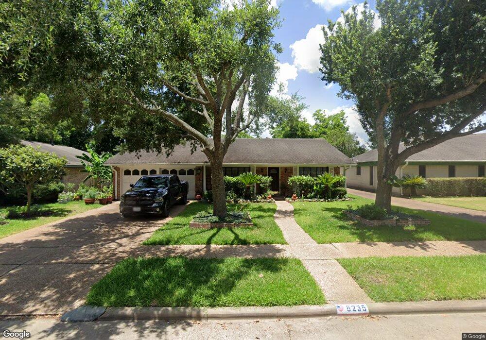 8235 Garden Parks Dr, Houston, TX 77075 - photo 1