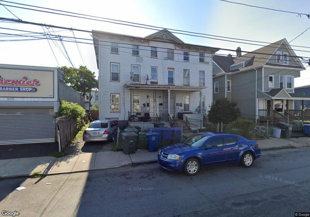 662 Noble Ave unit 3RD, Bridgeport, CT 06608 - photo 1