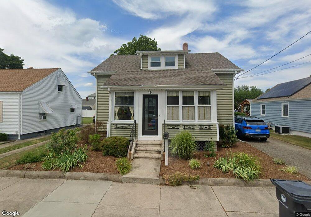 144 Whittier Rd, Pawtucket, RI 02861 - photo 1