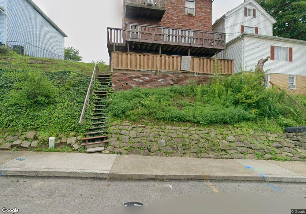 411 Lowell St, Vandergrift, PA 15690 - photo 1