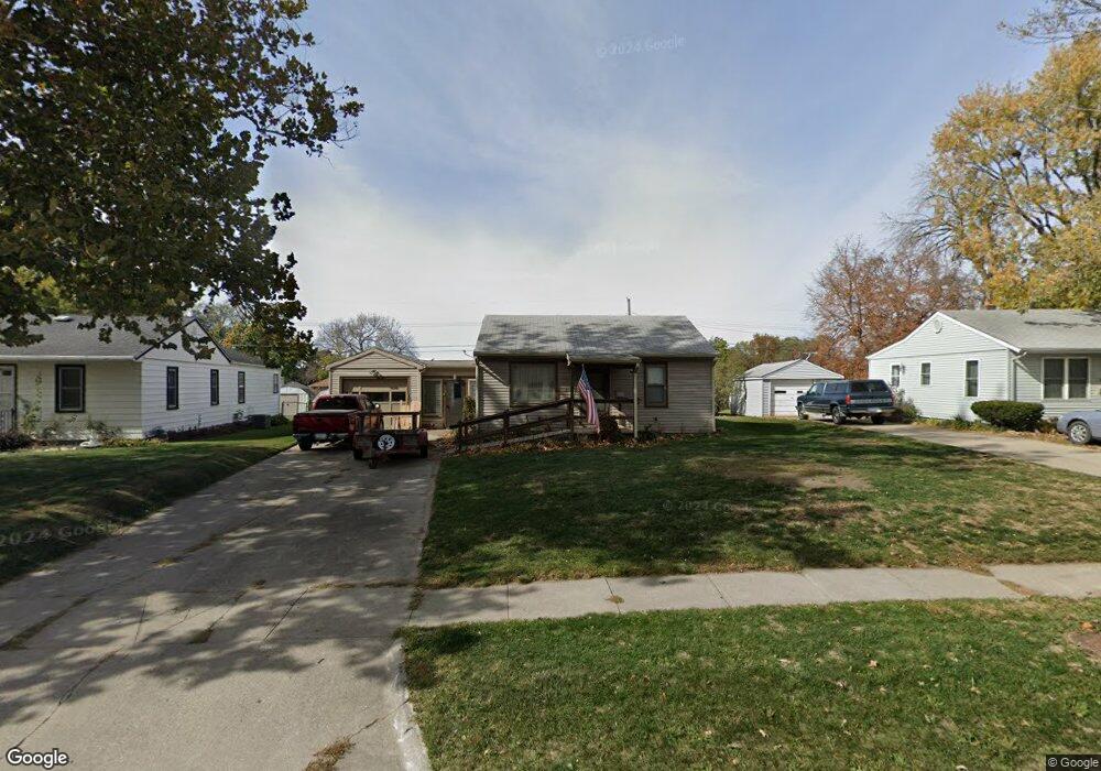 311 E 21st St S, Newton, IA 50208 - photo 1