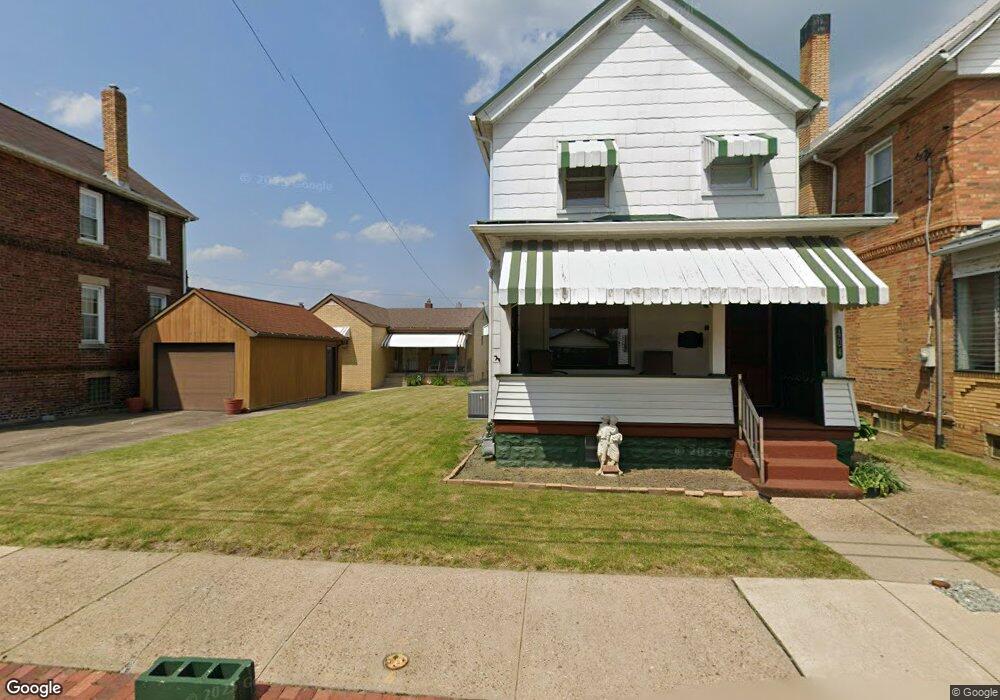 406 Walnut St, Vandergrift, PA 15690 - photo 1