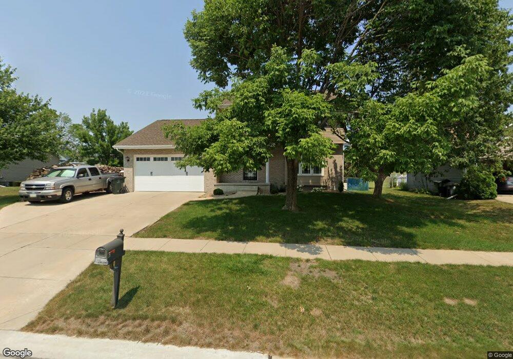 441 Bezdek Dr NW, Cedar Rapids, IA 52405 - photo 1