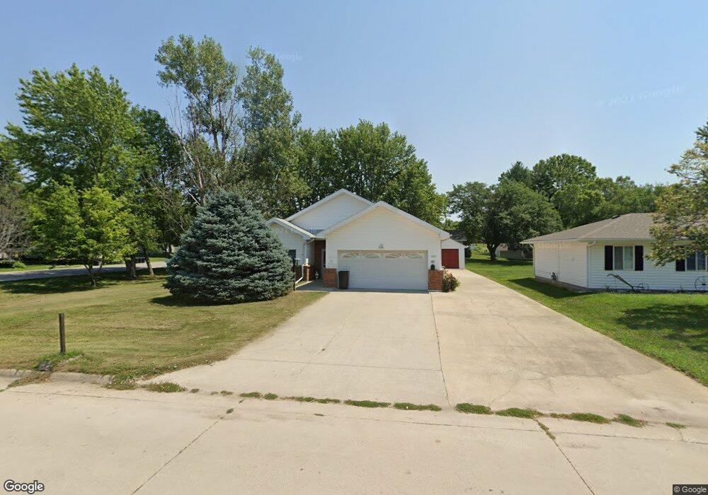 1001 Cherry Hills Dr, Shenandoah, IA 51601 - photo 1