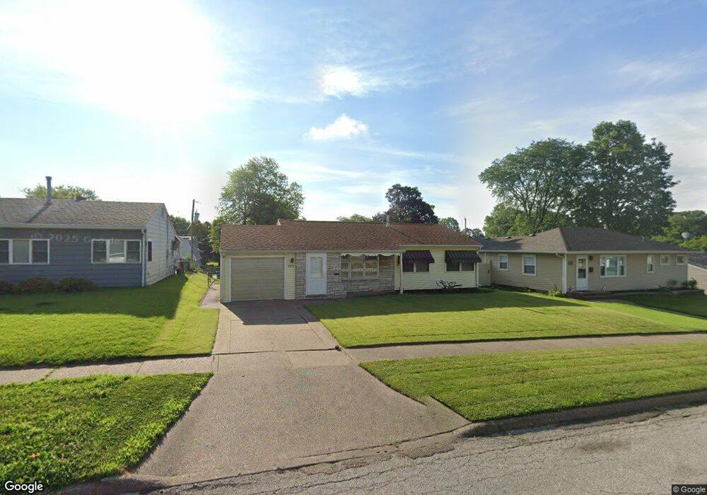 2509 N Sturdevant St, Davenport, IA 52804 - photo 1