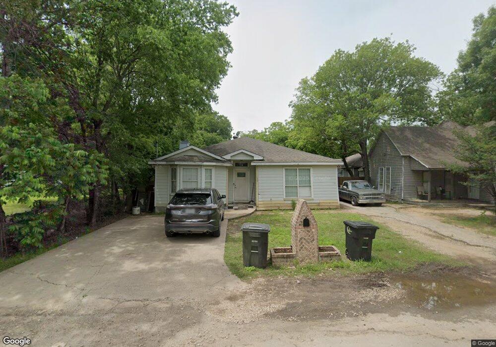 439 Sabine Ave, Cleburne, TX 76031 - photo 1