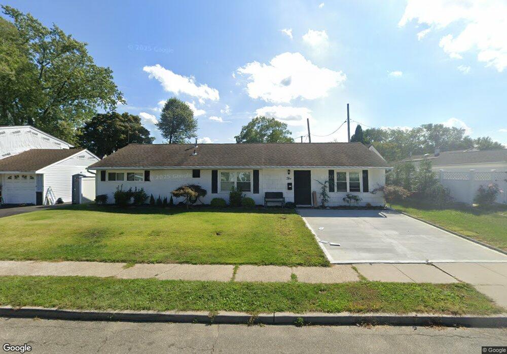 2 Bryant Rd, Glen Cove, NY 11542 - photo 1