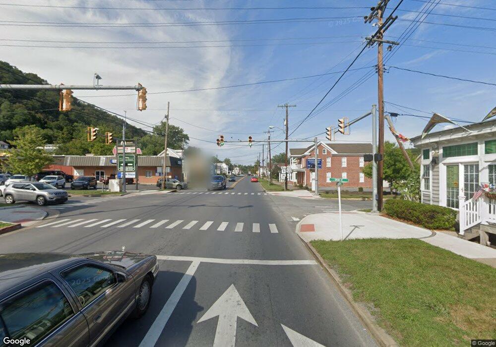 305 N Washington St, Berkeley Springs, WV 25411 - photo 1