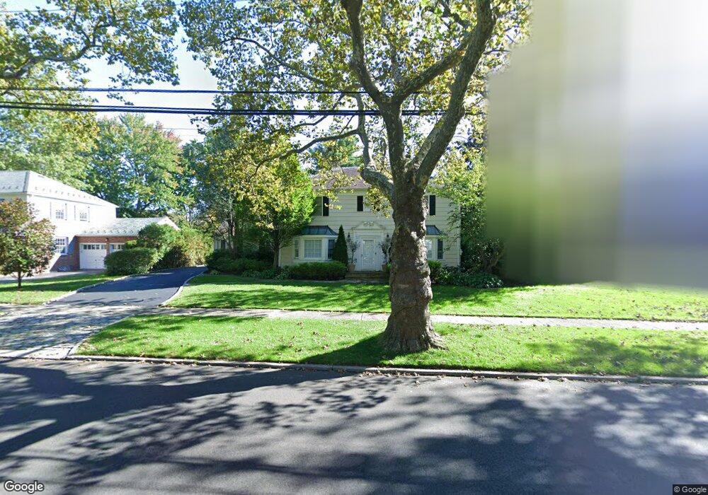 602 Park Ave, Manhasset, NY 11030 - photo 1