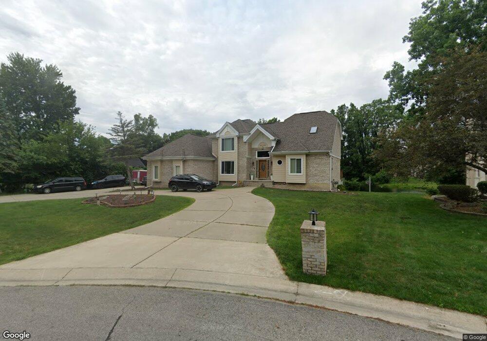 5116 Woodrun Ct, West Bloomfield, MI 48323 - photo 1
