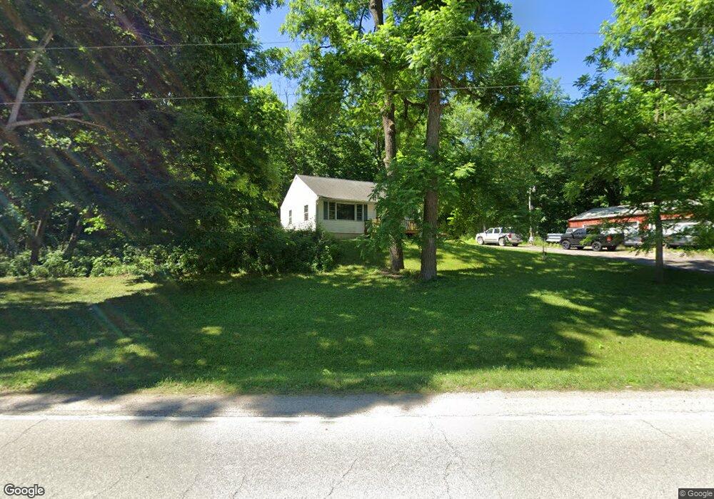 5327 Ellis Rd NW, Cedar Rapids, IA 52405 - photo 1