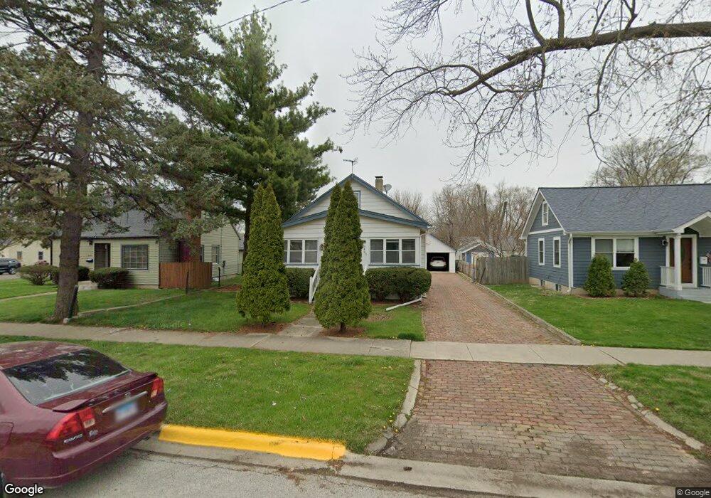943 Spruce St, Aurora, IL 60506 - photo 1