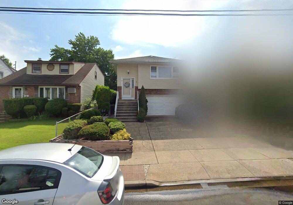 122 Farnum Blvd, Franklin Square, NY 11010 - photo 1