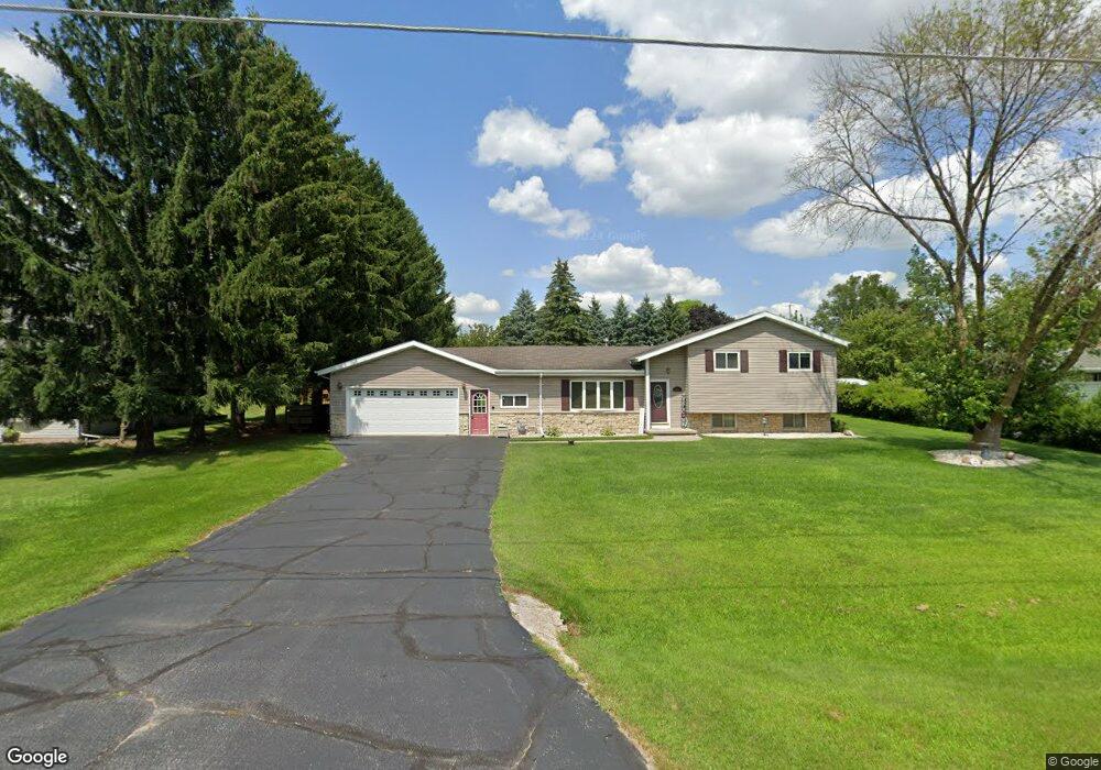 4504 Harvest Cir, Manitowoc, WI 54220 - photo 1