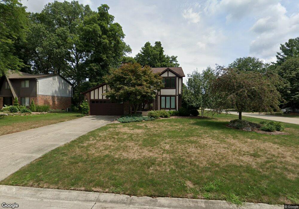 2263 Kiev Ct, West Bloomfield, MI 48324 - photo 1