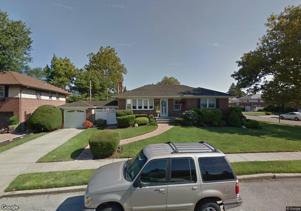 3813 Jacqueline St, Bethpage, NY 11714 - photo 1