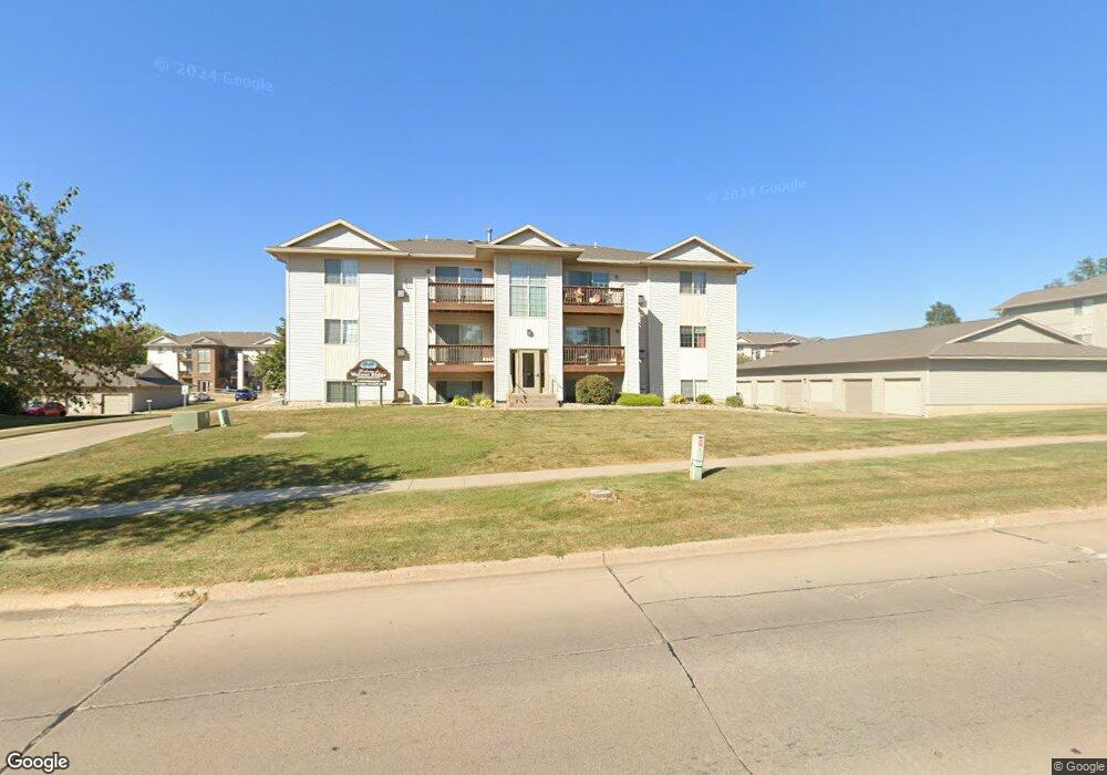 3060 Wilson Ave SW, Cedar Rapids, IA 52404 - photo 1