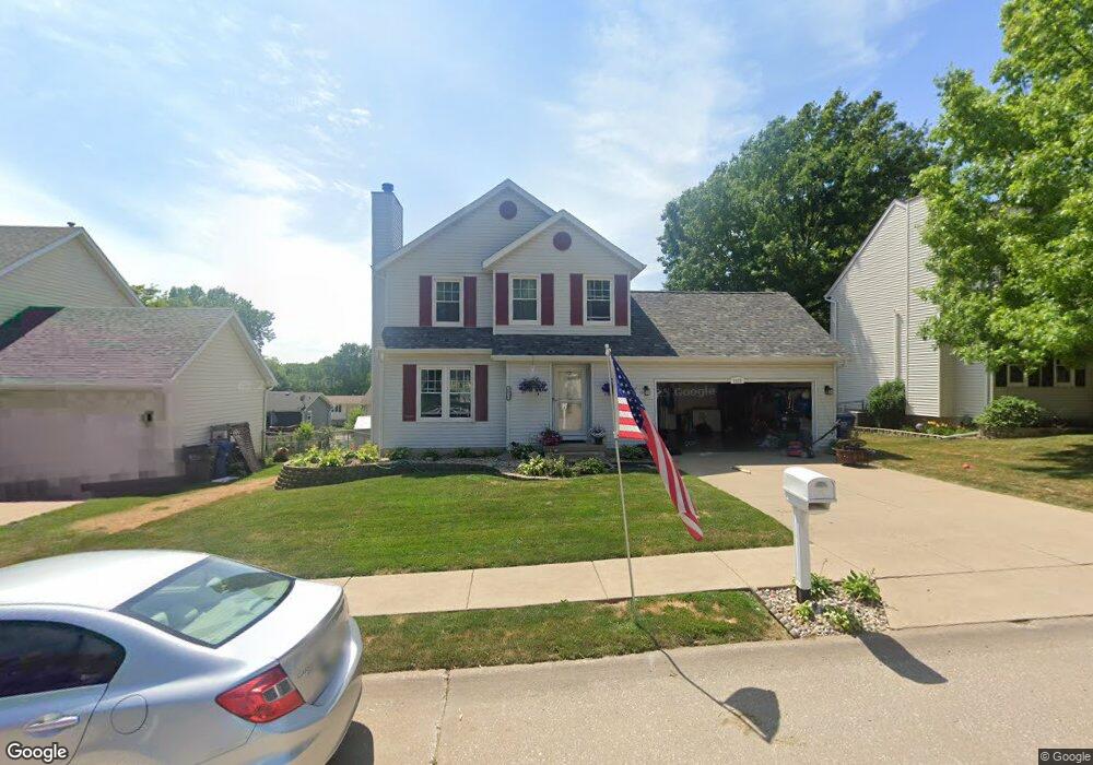 6028 N Elmwood Ave, Davenport, IA 52806 - photo 1