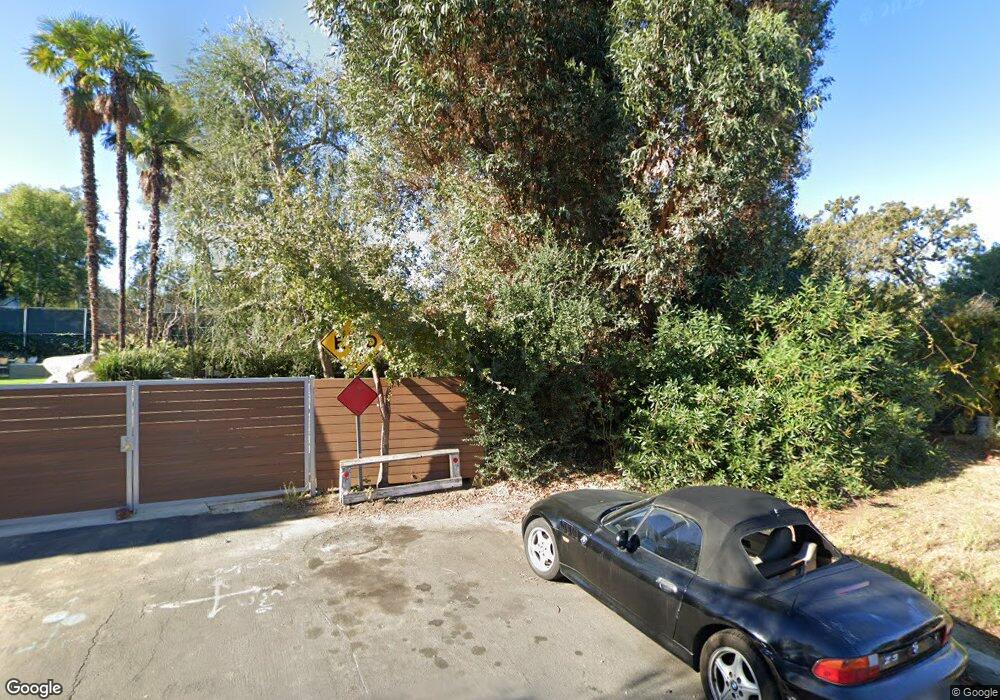 22147 Mulholland Dr, Woodland Hills, CA 91364 - photo 1