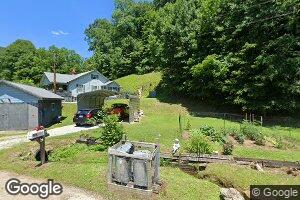 800 Stringers Branch Rd, Peytona, WV 25154